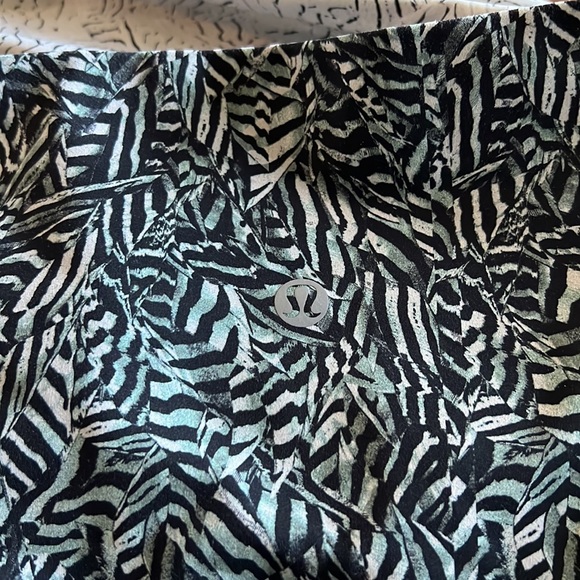 Lululemon Hi Rise Wunder Under - Picture 9 of 9